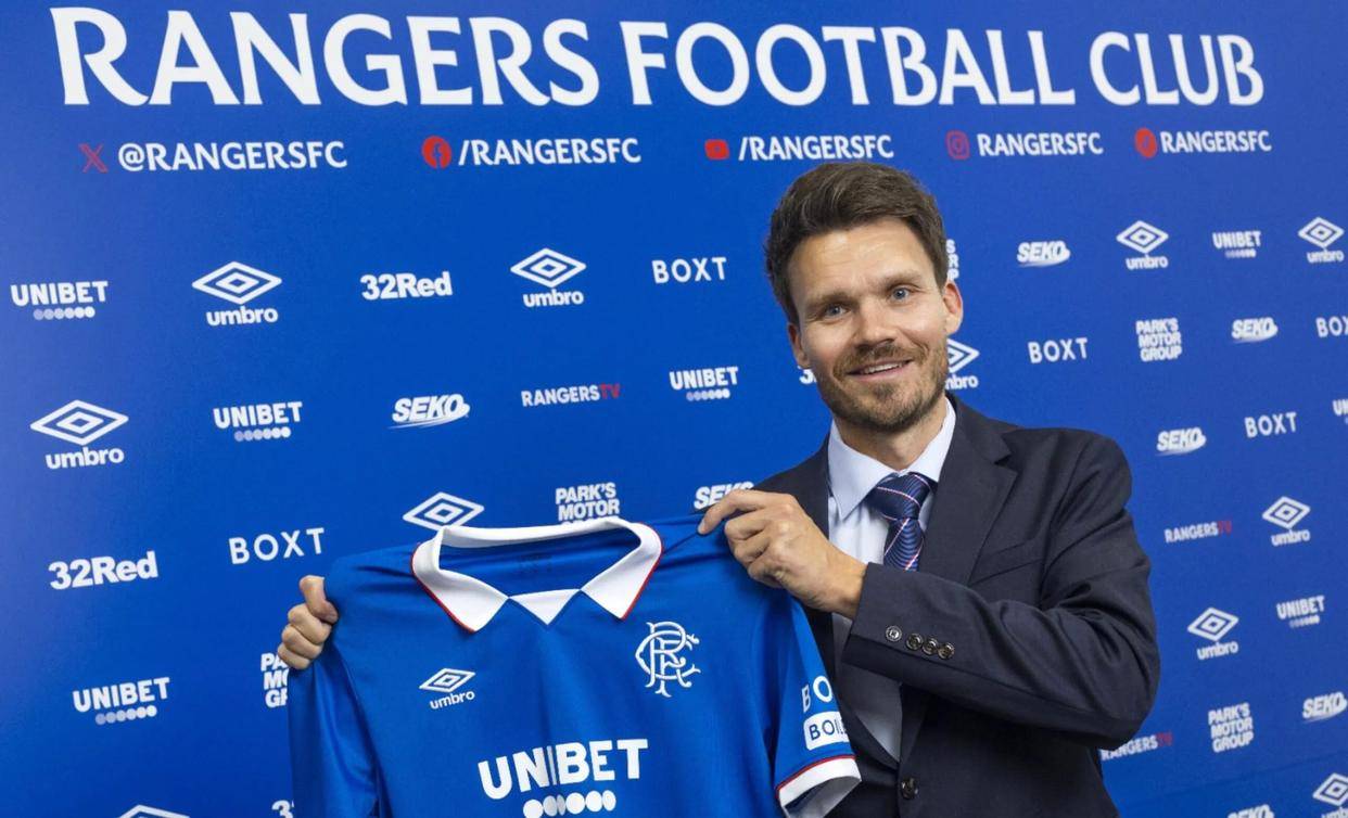 关于国际比赛日那不勒斯备战英超,官宣签约细节曝光,态度坚定,赛季目标并未改变的信息 关于国际比赛日那不勒斯备战英超,官宣签约细节曝光,态度坚定,赛季目标并未改变的信息